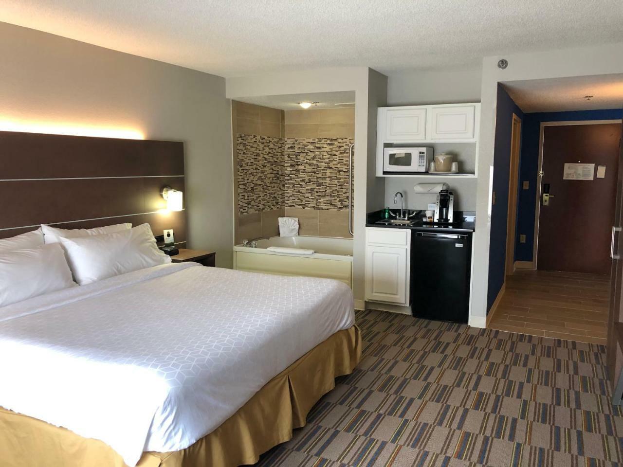 Holiday Inn Express And Suites Quakertown - Allentown Area By Ihg Екстер'єр фото